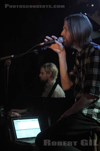 JAY-JAY JOHANSON - 2010-12-01 - PARIS - La Maroquinerie - 